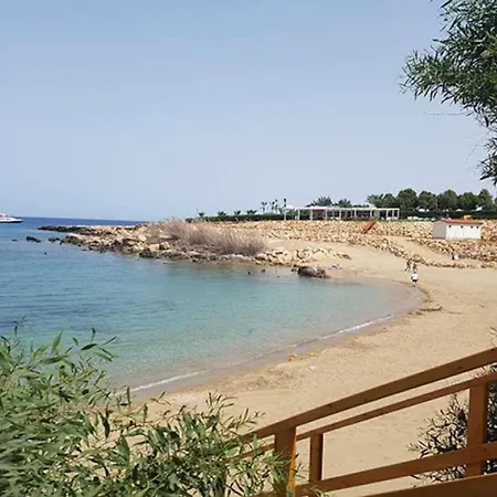 Queen Valentina Villa *