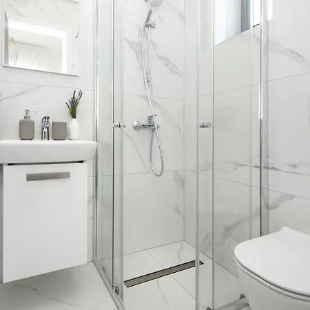 Queen Valentina Villa