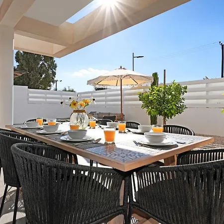 Queen Valentina Villa *