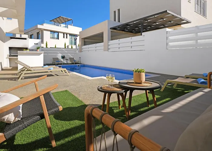 Queen Valentina * Protaras