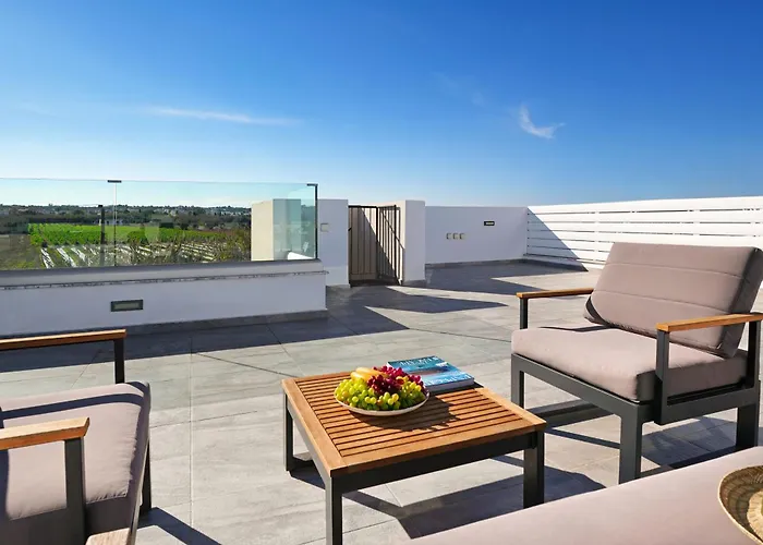 Queen Valentina Protaras