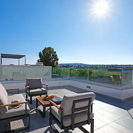 Queen Valentina Βίλα