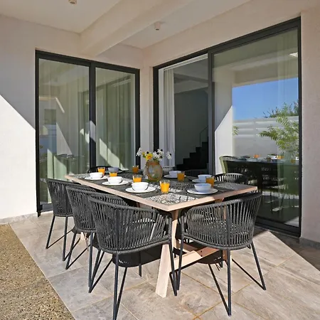 Queen Valentina * Πρωταράς