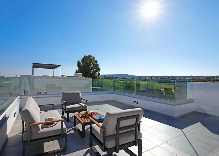 Queen Valentina Villa