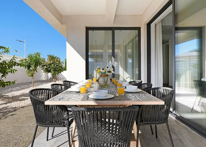 Queen Valentina Protaras